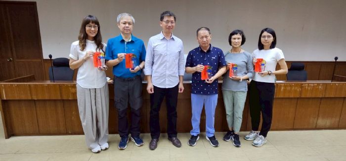 屏東縣政府熱情表揚19名績優工友與專案人員,肯定基層努力,打造更優質服務團隊 屏東縣政府熱情表揚19名績優工友與專案人員,肯定基層努力,打造更優質服務團隊